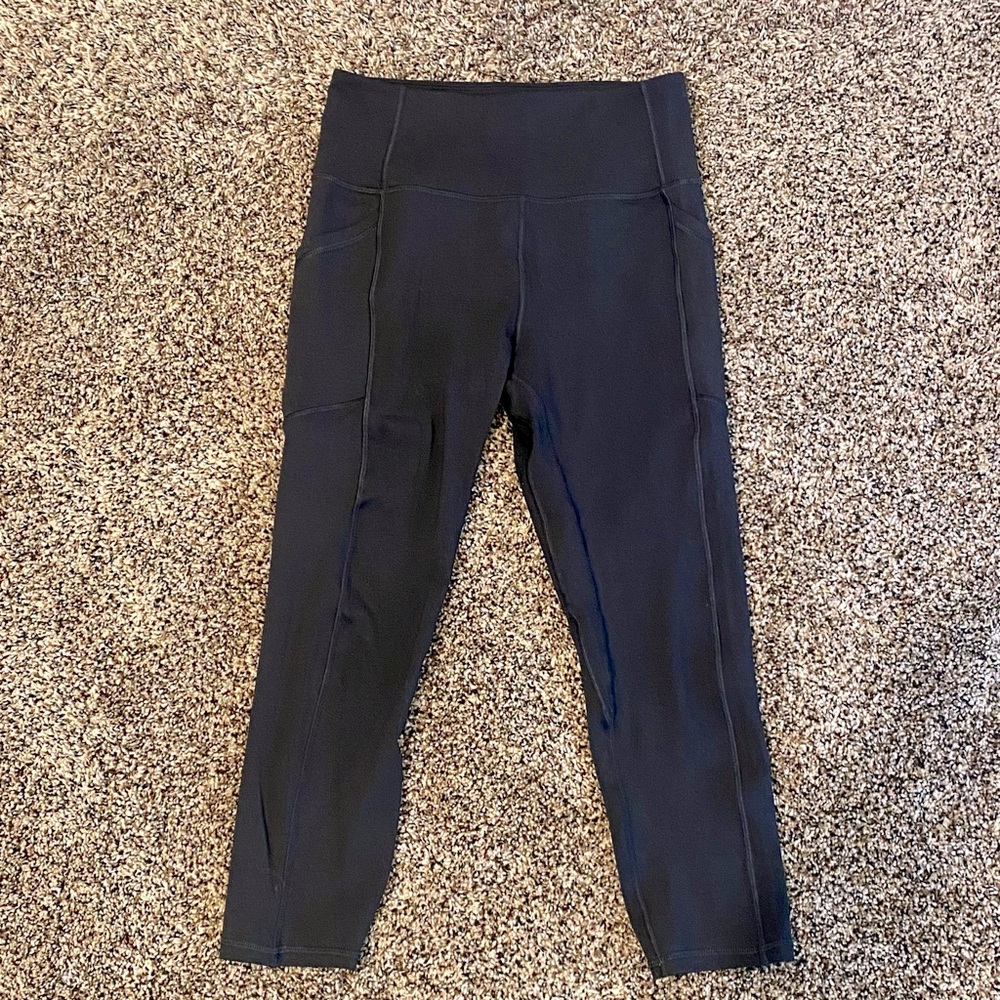NWOT Black Capri Length Leggings